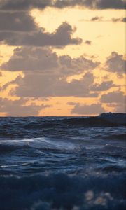 Preview wallpaper sea, horizon, sky, evening