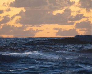Preview wallpaper sea, horizon, sky, evening