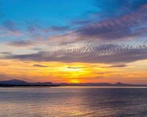 Preview wallpaper sea, horizon, sky, clouds, sunrise