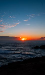 Preview wallpaper sea, horizon, sun, sunset, clouds, landscape, dark
