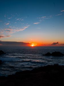 Preview wallpaper sea, horizon, sun, sunset, clouds, landscape, dark
