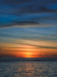 Preview wallpaper sea, horizon, sunset, clouds, sky, ripples, evening