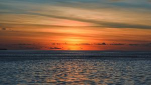 Preview wallpaper sea, horizon, sunset, clouds, sky, ripples, evening