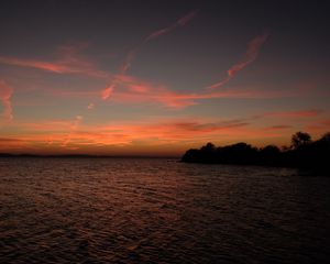 Preview wallpaper sea, horizon, sunset, night, ripples
