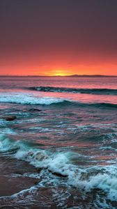 Preview wallpaper sea, horizon, sunset, waves, foam, surf, beach