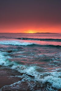 Preview wallpaper sea, horizon, sunset, waves, foam, surf, beach