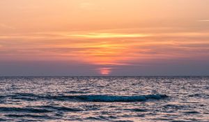 Preview wallpaper sea, horizon, sunset, sky, waves, ripples