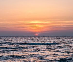 Preview wallpaper sea, horizon, sunset, sky, waves, ripples