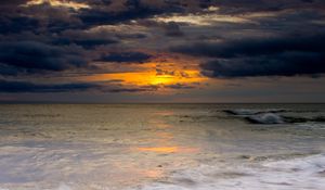 Preview wallpaper sea, horizon, sunset, tide, waves