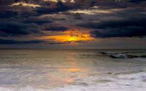 Preview wallpaper sea, horizon, sunset, tide, waves