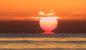 Preview wallpaper sea, horizon, sunset, sun, nature