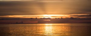 Preview wallpaper sea, horizon, sunset, clouds, evening