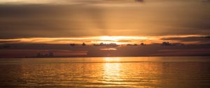 Preview wallpaper sea, horizon, sunset, clouds, evening