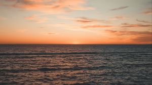 Preview wallpaper sea, horizon, waves, sunset