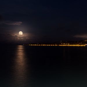Preview wallpaper sea, moon, night, lights