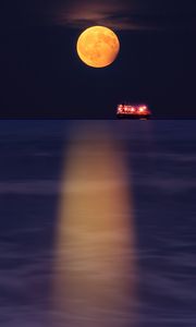 Preview wallpaper sea, moon, ship, night, light
