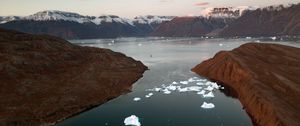 Preview wallpaper sea, mountains, snow, icebergs, ice