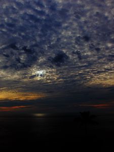 Preview wallpaper sea, night, clouds, sky, sunset, horizon