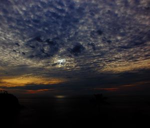 Preview wallpaper sea, night, clouds, sky, sunset, horizon