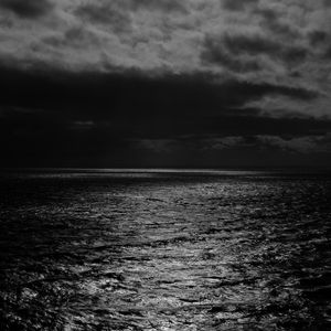 Preview wallpaper sea, night, moonlight, ripples, clouds, horizon