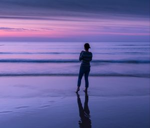 Preview wallpaper sea, ocean, beach, girl