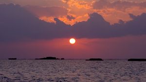 Preview wallpaper sea, ocean, sun, sunset, dark