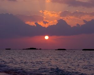 Preview wallpaper sea, ocean, sun, sunset, dark