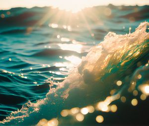 Preview wallpaper sea, ocean, waves, splashes, light, sun