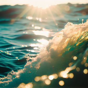 Preview wallpaper sea, ocean, waves, splashes, light, sun