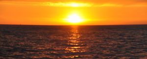 Preview wallpaper sea, ocean, waves, sunset, horizon, evening