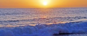 Preview wallpaper sea, ocean, waves, sun, landscape, nature