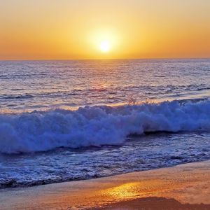 Preview wallpaper sea, ocean, waves, sun, landscape, nature