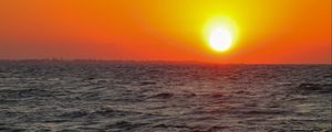 Preview wallpaper sea, ocean, waves, sun, sunset