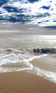 Preview wallpaper sea, ocean, waves, tide, beach, clouds