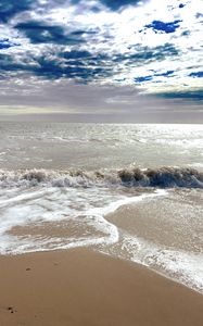 Preview wallpaper sea, ocean, waves, tide, beach, clouds