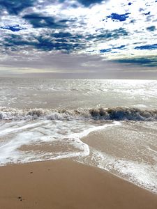 Preview wallpaper sea, ocean, waves, tide, beach, clouds