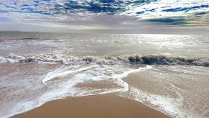 Preview wallpaper sea, ocean, waves, tide, beach, clouds