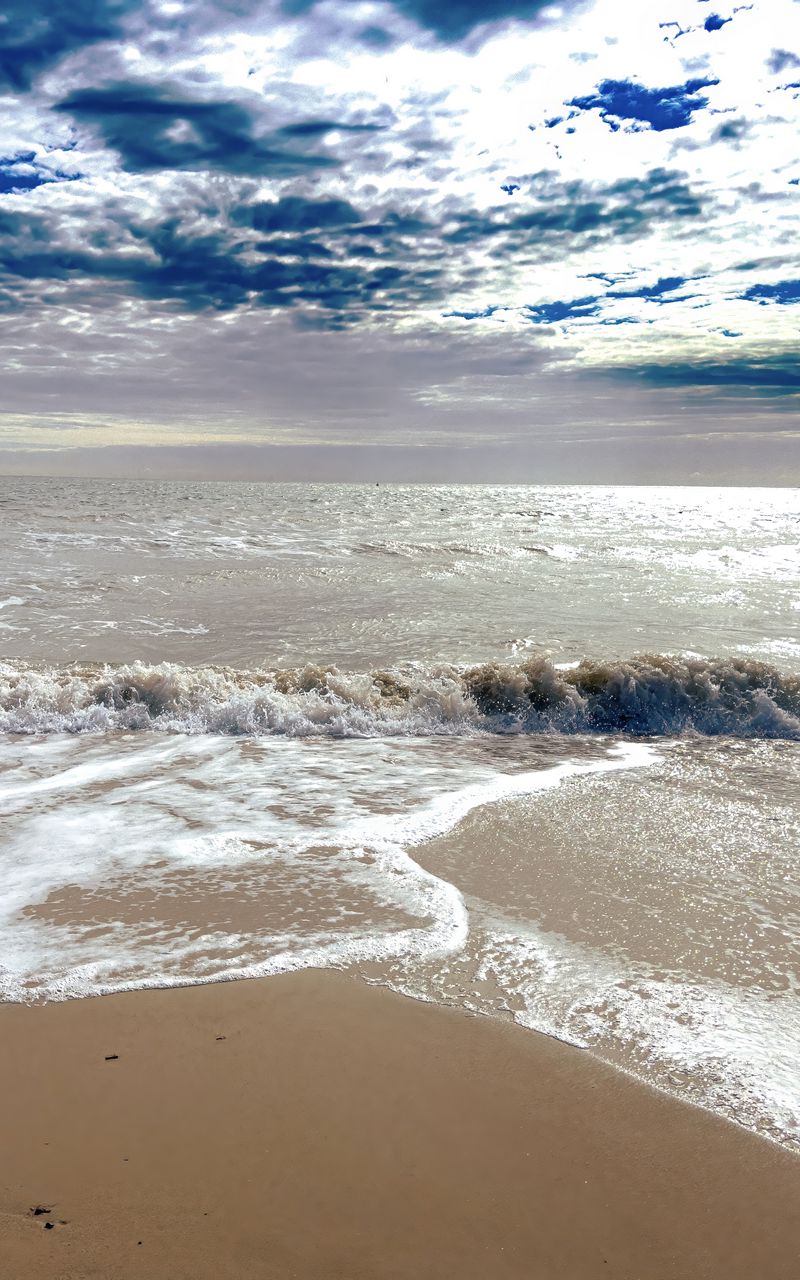 800x1280 Wallpaper sea, ocean, waves, tide, beach, clouds