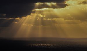 Preview wallpaper sea, rays, sky, clouds