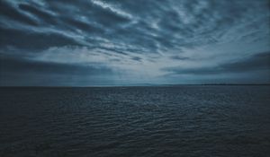 Preview wallpaper sea, ripples, twilight, horizon, clouds