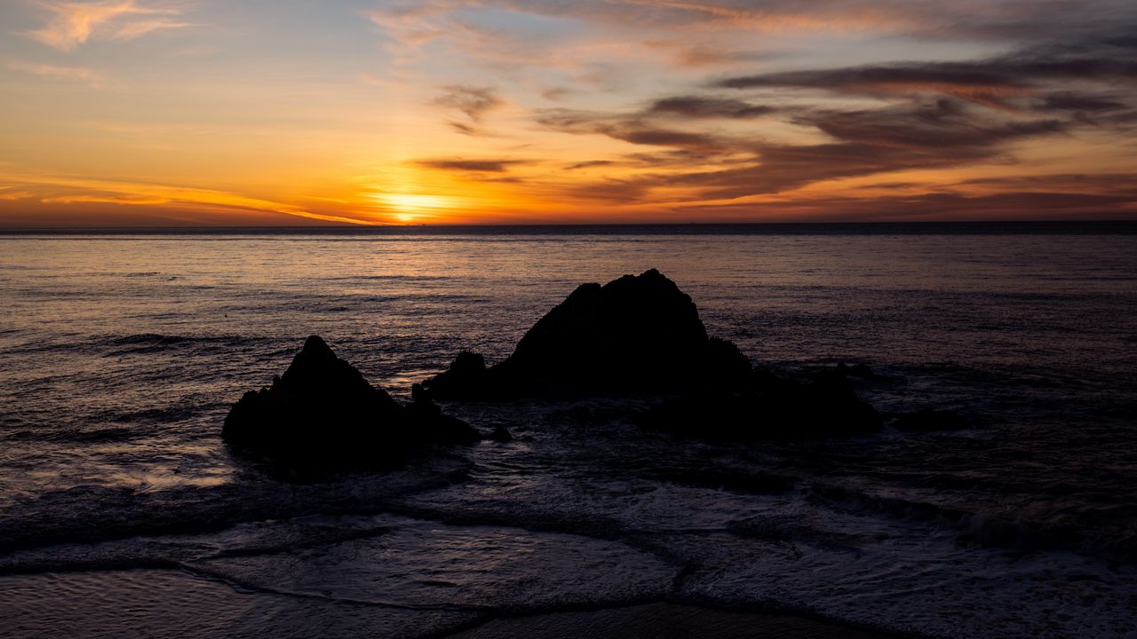 Wallpaper sea, rocks, horizon, sunset, dark