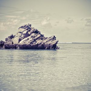 Preview wallpaper sea, rocks, sky, summer, beautiful, landscape