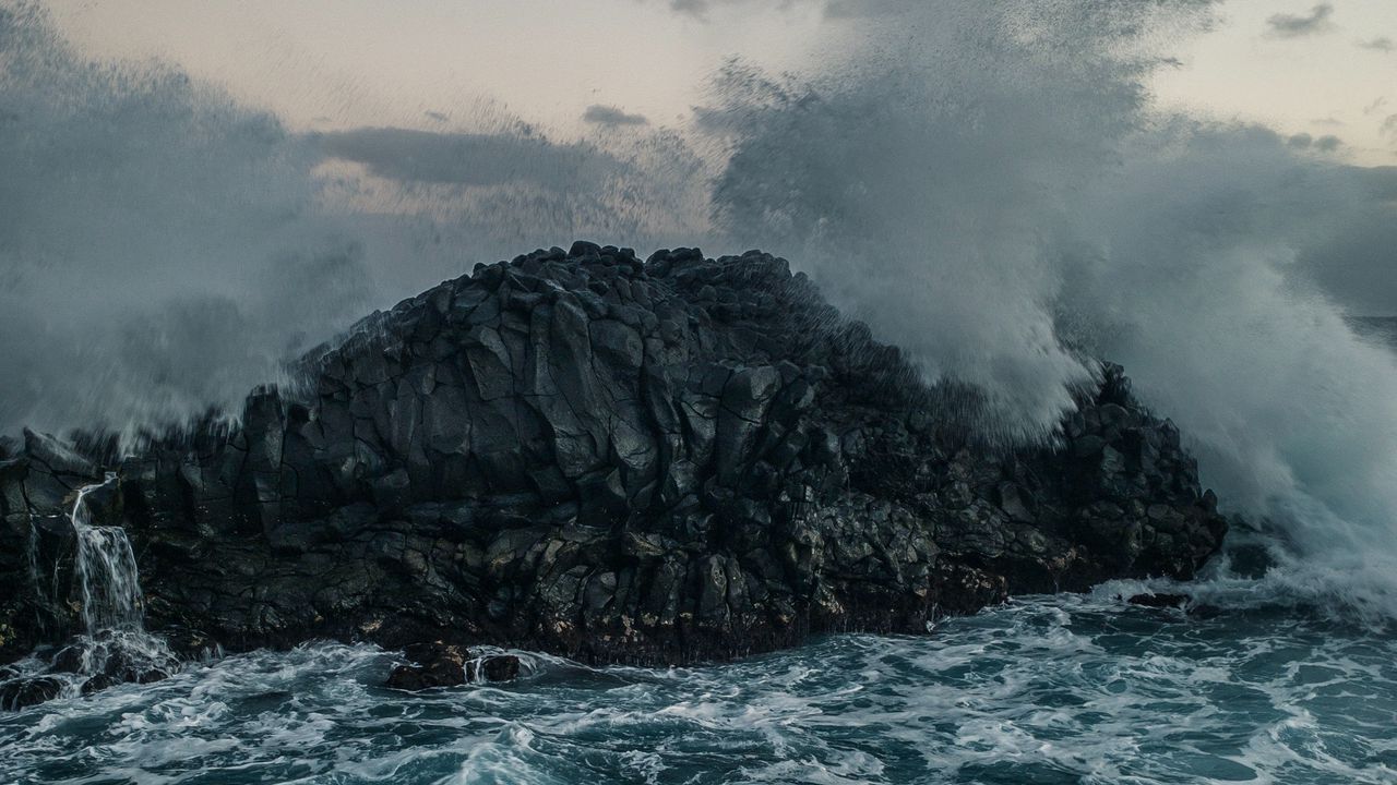 Wallpaper sea, rocks, spray, waves, storm, water