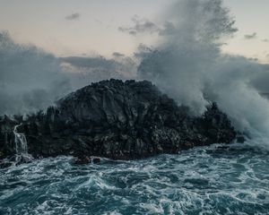 Preview wallpaper sea, rocks, spray, waves, storm, water