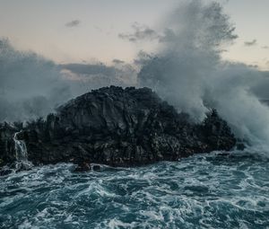 Preview wallpaper sea, rocks, spray, waves, storm, water