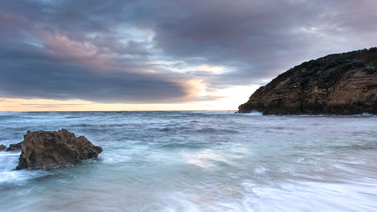 Wallpaper sea, rocks, stones, horizon, blur, sky