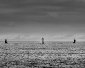 Preview wallpaper sea, sail, black and white, horizon