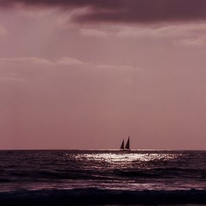 Preview wallpaper sea, sail, moon, sky