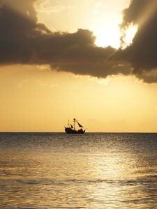 Preview wallpaper sea, ship, horizon, sunset