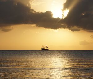 Preview wallpaper sea, ship, horizon, sunset